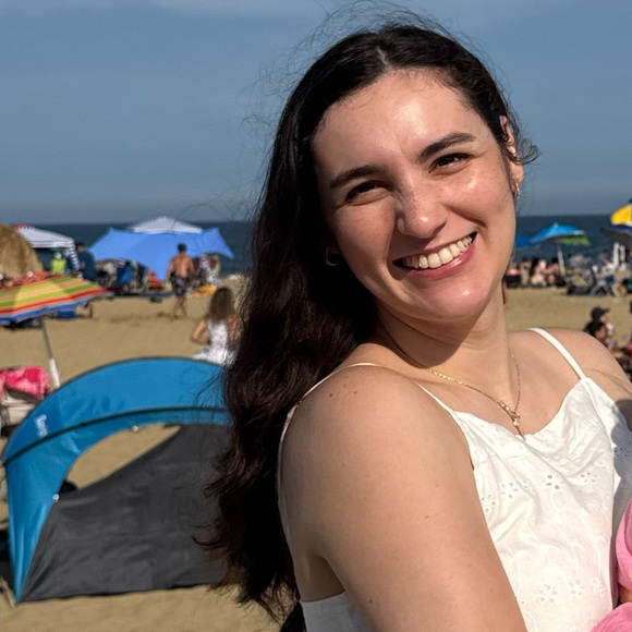 Meet the Posher Other - Meet your Posher, Camila